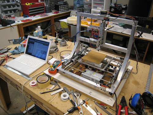 "Parametrically Designed XY Motion Stage", part of the thesis "Rapid Prototyping of Rapid Prototyping Machines" by Ilan Ellison